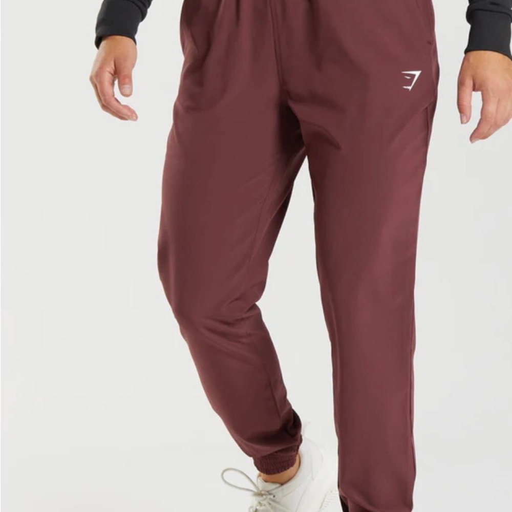 GYMSHARK TRAINING WOVEN JOGGERS XS Cherry Brown
